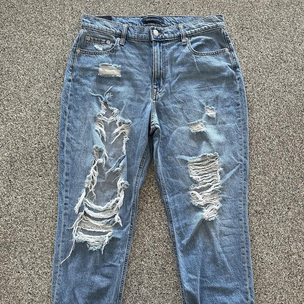 Aeropostale Jeans Women's 12 34x27 High Rise Mom Ripped Distressed Light Wash